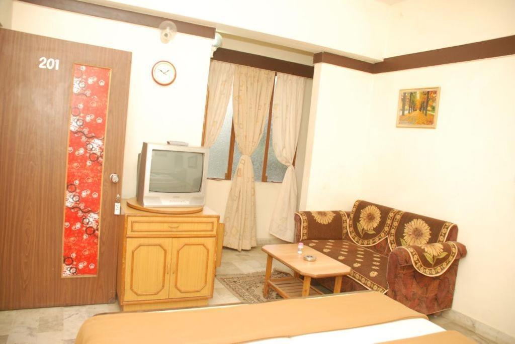 Royal Hotel Ahmedabad Kamer foto