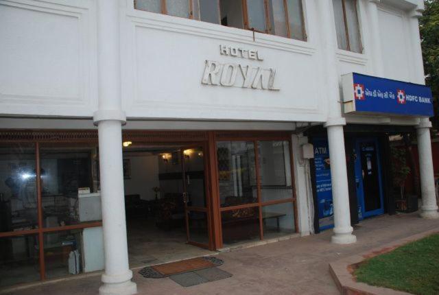 Royal Hotel Ahmedabad Buitenkant foto