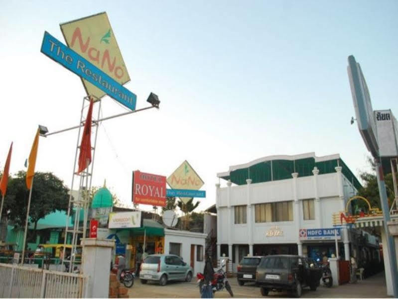 Royal Hotel Ahmedabad Buitenkant foto